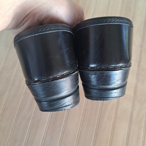 Dansko Professional Slip Resistant Comfort Waterproof Black Leather Clogs - Picture 6 of 9